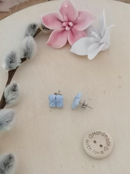 Blumen-Ohrstecker – handgefertigt aus Fimo